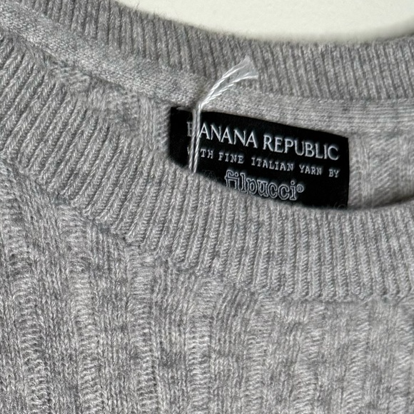BANANA REPUBLIC SWEATER TOP - Picture 3 of 6